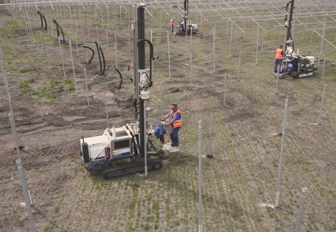 Construction par Krinner de la centrale photovoltaïque de Cestas, la plus puissante centrale solaire d'Europe